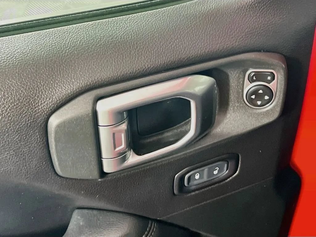 Used 2020 Jeep Wrangler Unlimited Sahara AWD/4WD image 19