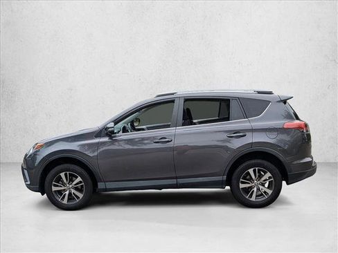Used 2018 Toyota RAV4 XLE image 8