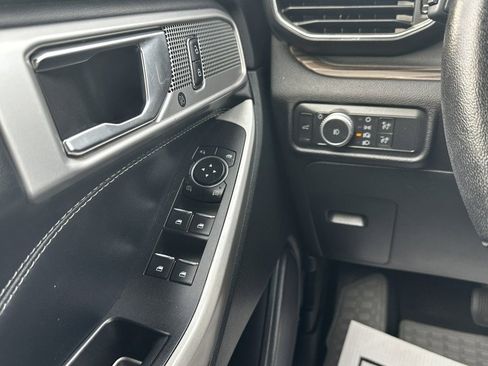 Used 2022 Ford Explorer Limited RWD image 24