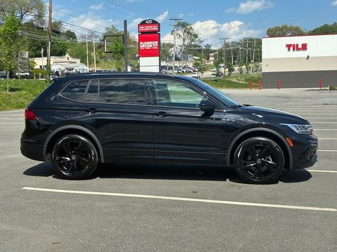 Used 2024 Volkswagen Tiguan SE R-Line AWD/4WD image 6