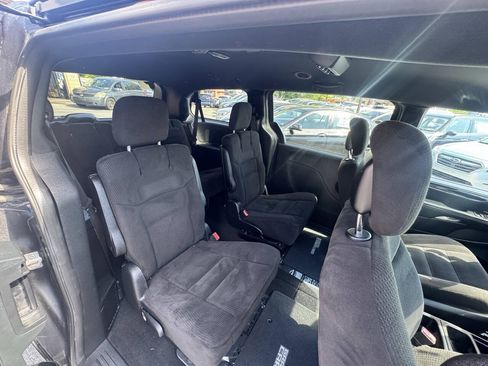 Used 2014 Dodge Grand Caravan SE FWD image 15