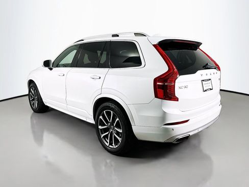 Used 2019 Volvo XC90 T6 Momentum image 3