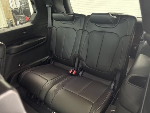 New 2026 Jeep Grand Cherokee L Limited AWD/4WD image 23