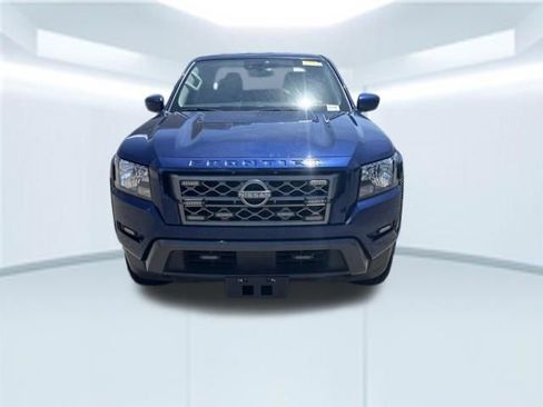Used 2022 Nissan Frontier SV w/ Technology Package RWD image 2