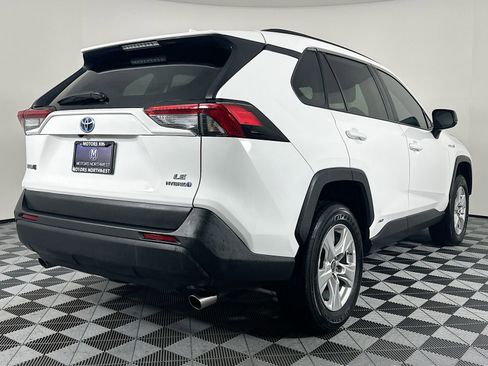 Used 2021 Toyota RAV4 LE image 24