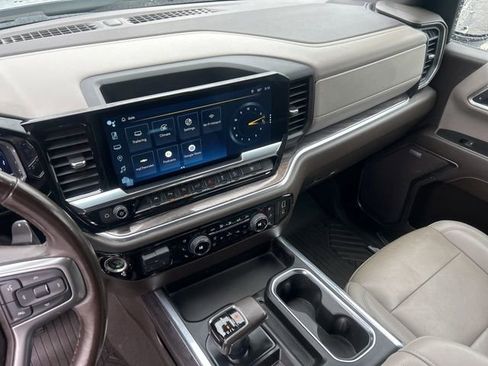 Used 2022 Chevrolet Silverado 1500 LTZ image 27