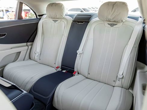 Used 2026 Bentley Flying Spur Plug-In Hybrid AWD/4WD image 27