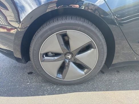 Used 2018 Tesla Model 3 Long Range AWD/4WD image 17