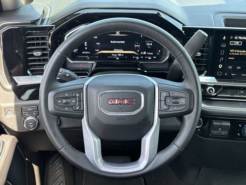 Used 2026 GMC Sierra 1500 SLT AWD/4WD image 13