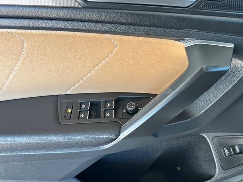 Used 2022 Volkswagen Tiguan SE R-Line image 8