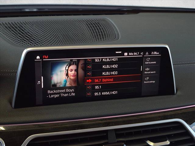 Used 2022 BMW 740i RWD image 11