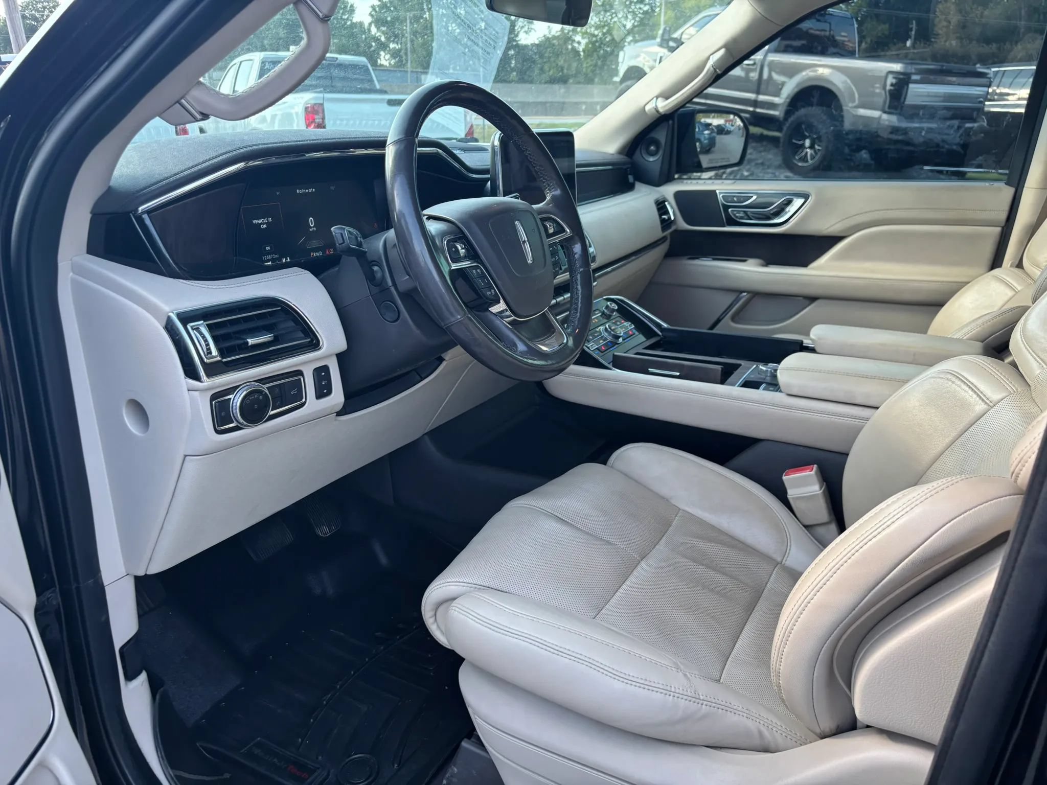 Used 2020 Lincoln Navigator Reserve AWD/4WD image 11