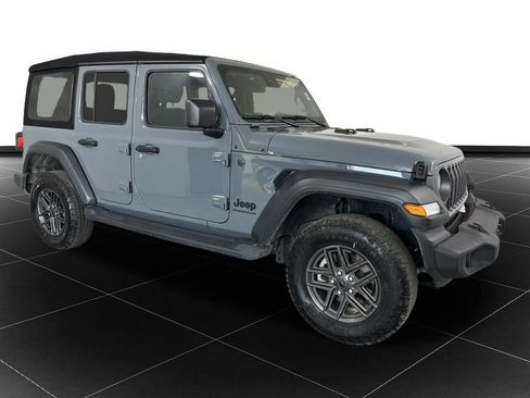 Used 2024 Jeep Wrangler Sport S image 7