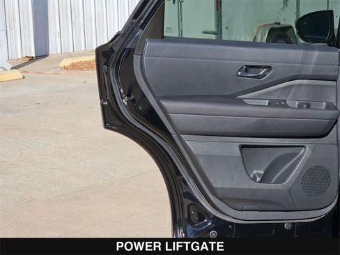 New 2025 Nissan Pathfinder SV w/ SV Premium Package image 19