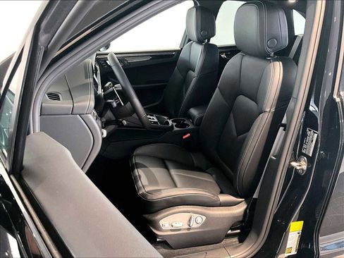 Used 2026 Porsche Macan image 8