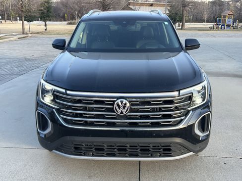 Certified 2025 Volkswagen Atlas SEL image 3