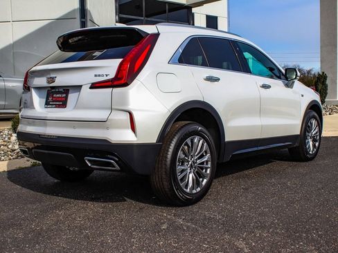 Used 2024 Cadillac XT4 Premium Luxury image 6