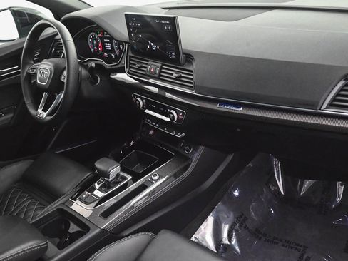 Used 2025 Audi SQ5 Premium Plus w/ Premium Plus Package image 33