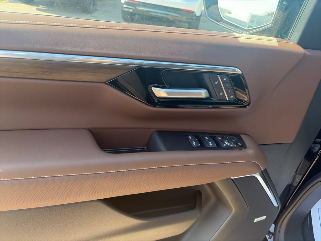 New 2026 Chevrolet Suburban High Country AWD/4WD image 17