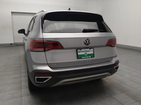 Used 2022 Volkswagen Taos SE FWD image 6