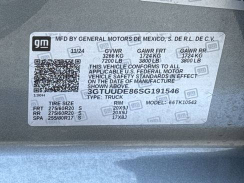 Used 2025 GMC Sierra 1500 SLT w/ SLT Premium Plus Package AWD/4WD image 35