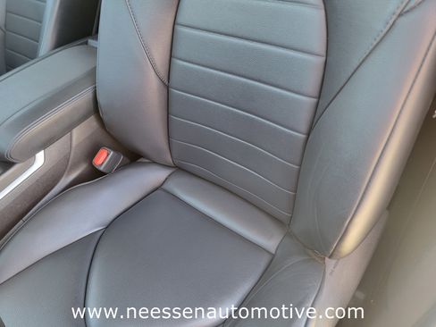 Used 2023 Toyota Highlander XLE image 18