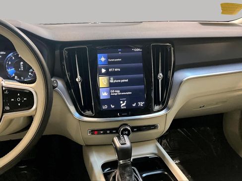 Used 2020 Volvo V60 T5 Cross Country AWD/4WD image 7