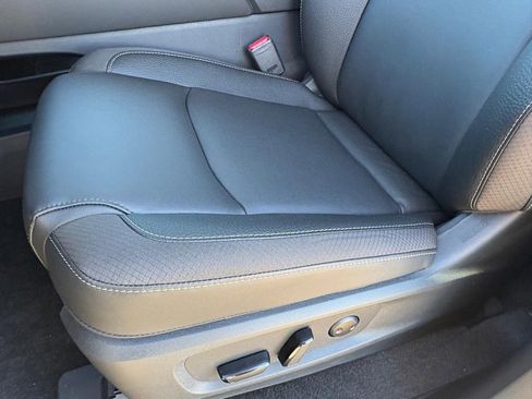 New 2025 Nissan Pathfinder SL image 19