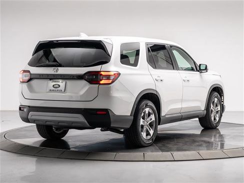 Used 2025 Honda Pilot EX-L image 5