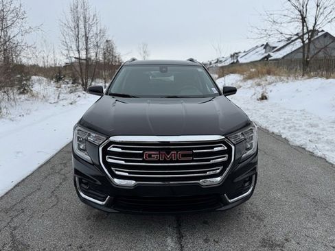 Used 2023 GMC Terrain SLT image 3