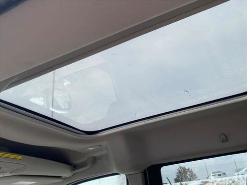 Used 2015 Ford Transit Connect Titanium image 18