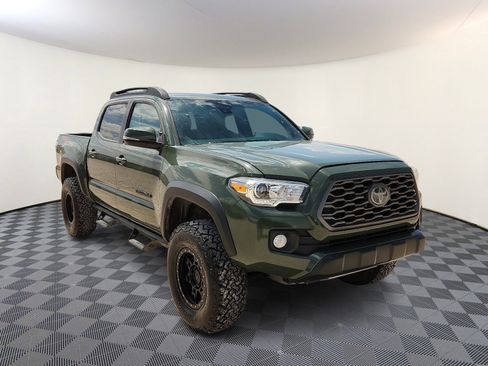 Used 2022 Toyota Tacoma TRD Off-Road w/ Technology Package AWD/4WD image 6