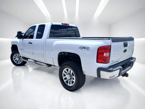 Used 2008 Chevrolet Silverado 2500 LT w/ 1LT Convenience Package AWD/4WD image 4