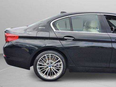 Used 2018 BMW 530e image 38