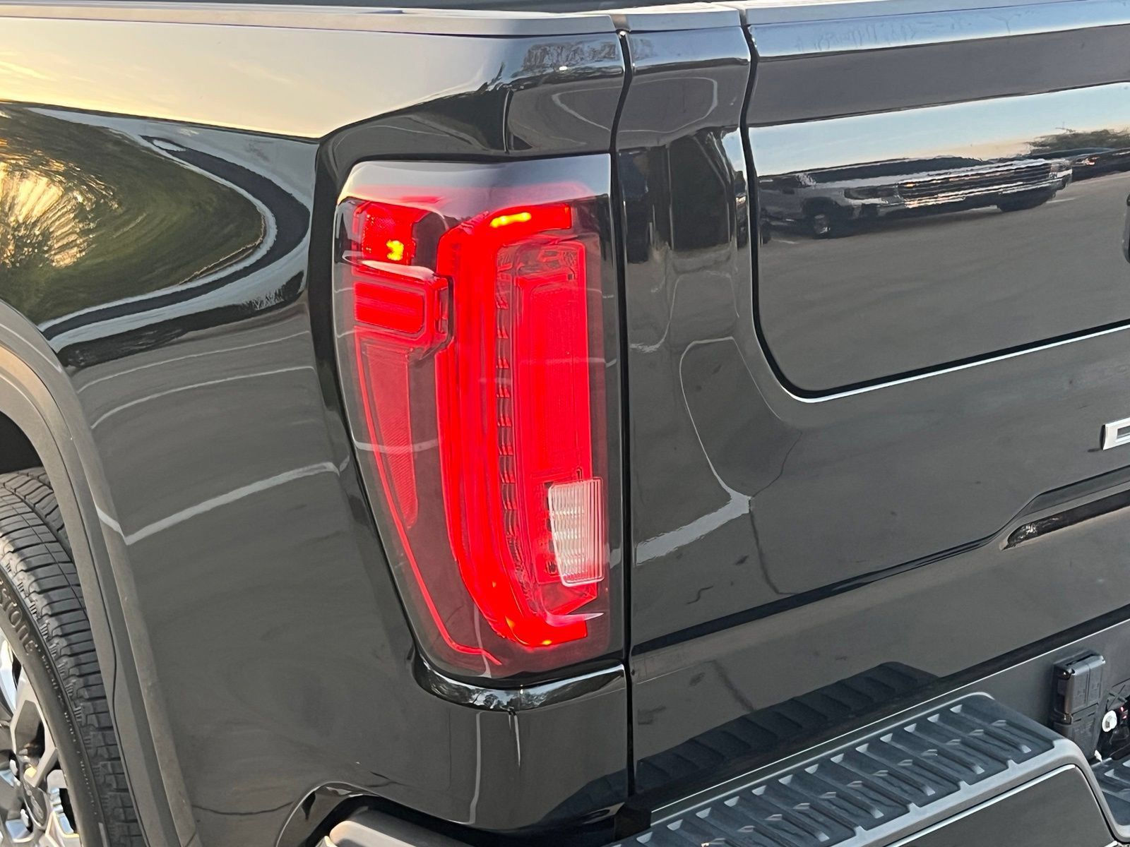 Used 2024 GMC Sierra 1500 Denali Ultimate AWD/4WD image 13