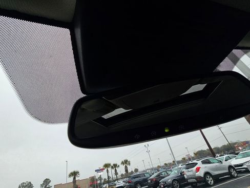 Used 2022 Nissan Armada SL w/ Captain's Chairs Package image 29