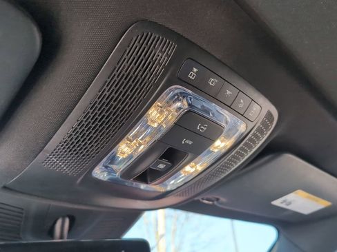 Used 2024 Mercedes-Benz GLB 250 4MATIC image 26