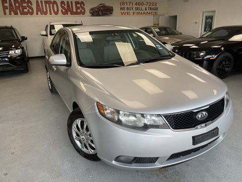 Used 2010 Kia Forte EX FWD image 5