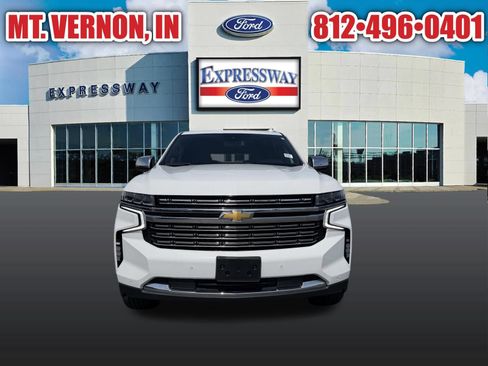 Used 2023 Chevrolet Suburban Premier AWD/4WD image 4
