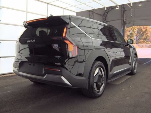 Used 2026 Kia EV9 Light RWD image 16