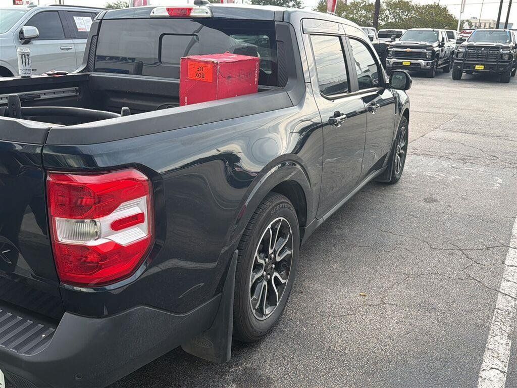 Used 2022 Ford Maverick Lariat w/ Lariat Luxury Package FWD image 3