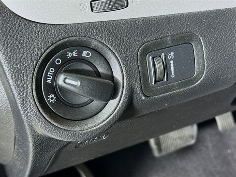 Used 2020 Dodge Journey SE w/ SE Popular Equipment Group image 9