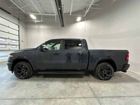 New 2026 RAM 1500 4x4 Crew Cab image 9