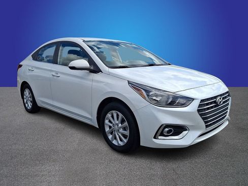 Used 2021 Hyundai Accent SEL FWD image 3