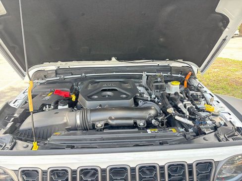Used 2024 Jeep Wrangler Unlimited Rubicon 4xe AWD/4WD image 28