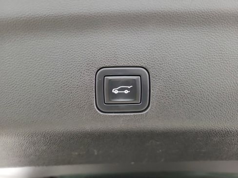 Used 2021 Chevrolet Tahoe RST w/ Luxury Package image 11