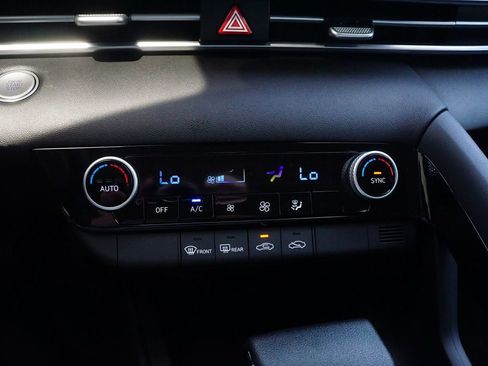 New 2025 Hyundai Elantra Blue image 13