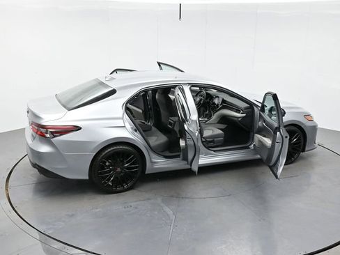 Used 2022 Toyota Camry LE image 41