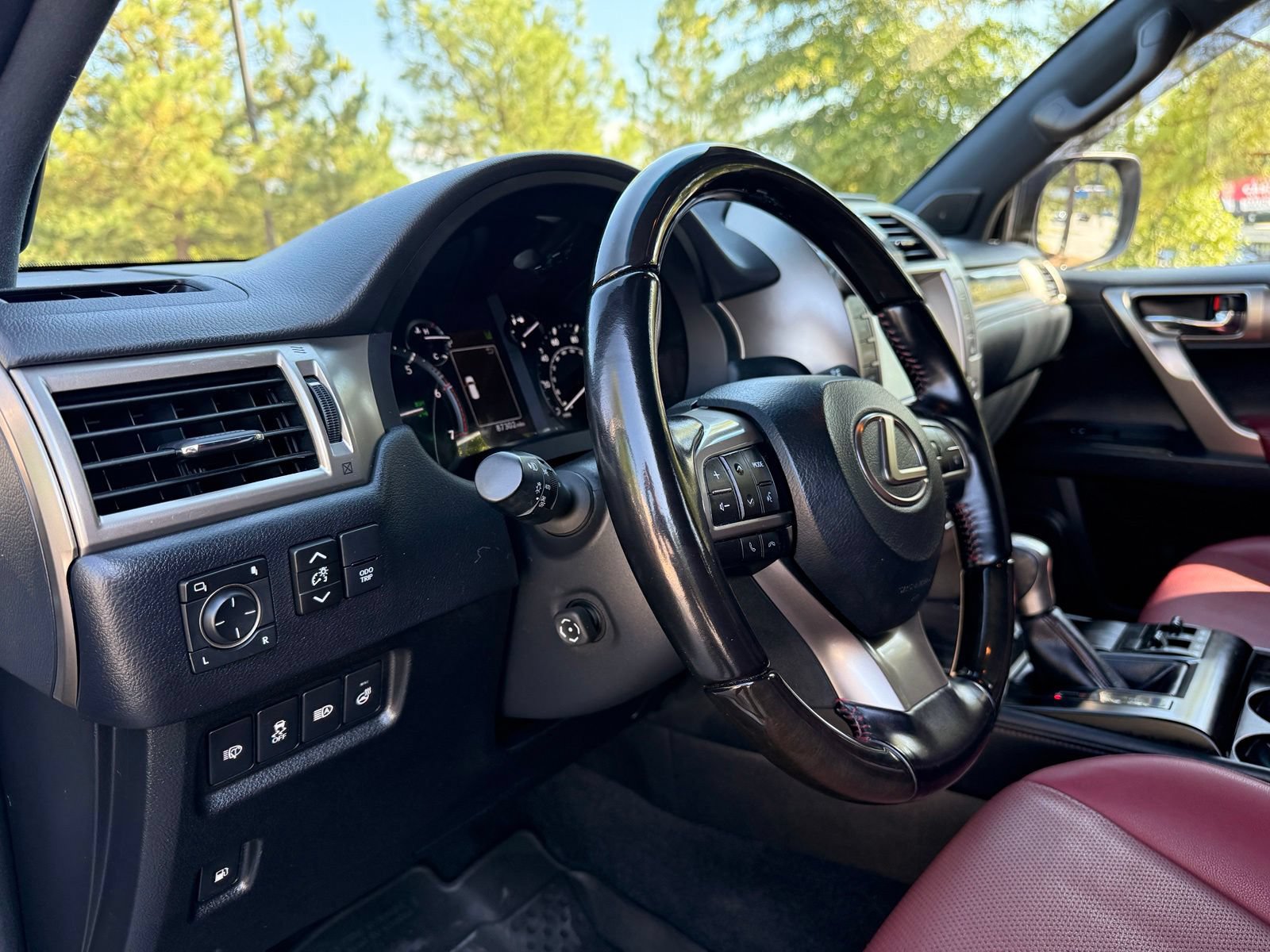 Used 2021 Lexus GX 460 Premium w/ Accessory Package AWD/4WD image 22