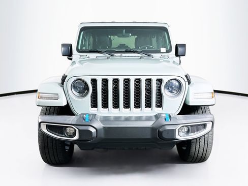 Used 2023 Jeep Wrangler Unlimited Sahara w/ Cold Weather Group AWD/4WD image 2